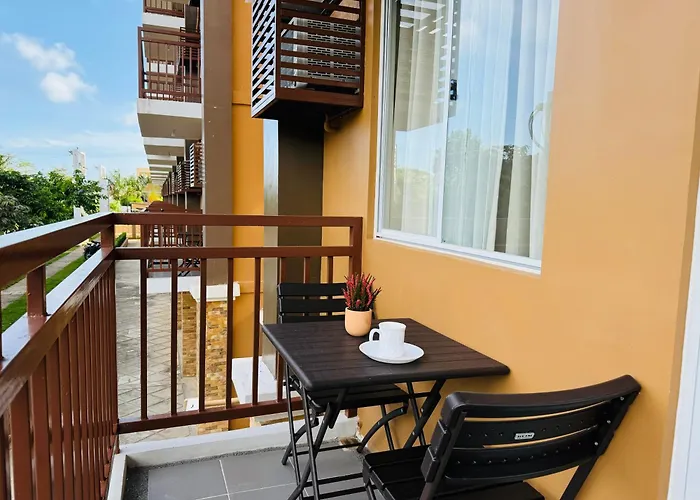 1 Bedroomdeluxe Condo W/Balcony, Pool & Gym