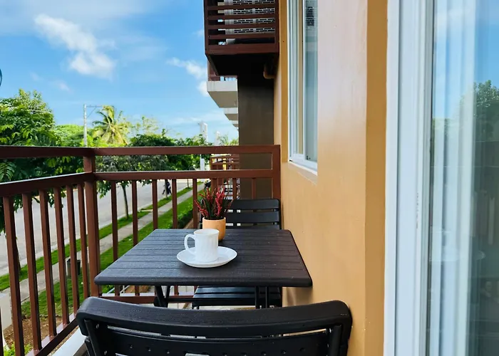 1 Bedroomdeluxe Condo W/Balcony, Pool & Gym